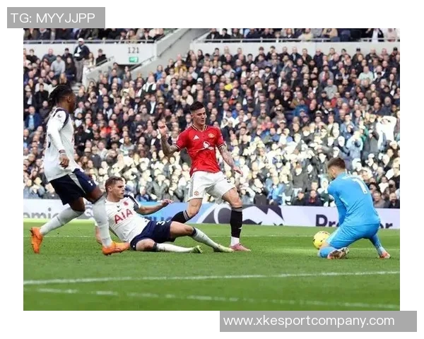 曼联对阵英超中游球队表现失常全胜强队却难敌弱旅