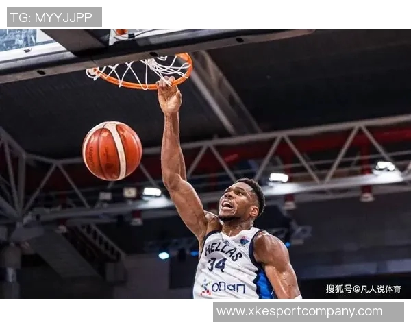 字母哥新赛季定妆照展现强大肌肉压迫感迎接生涯第13个赛季的挑战