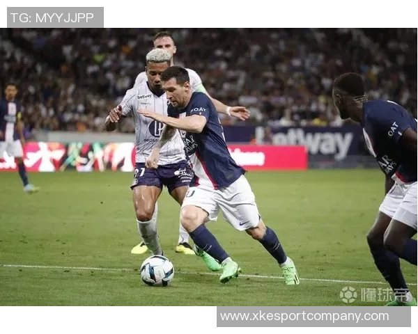 福克斯表现出色20投10中砍下全场最高26分助球队赢得胜利