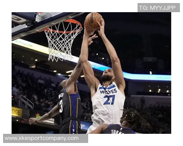 兰德尔谈与爱德华兹的默契配合：赛季磨合让我们更加默契无间